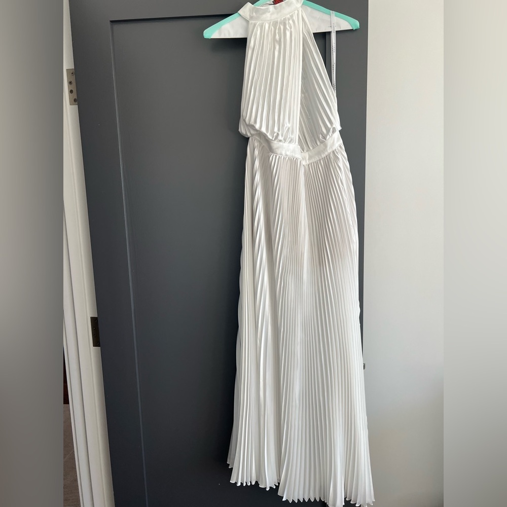 Elegant White Pleated Dress